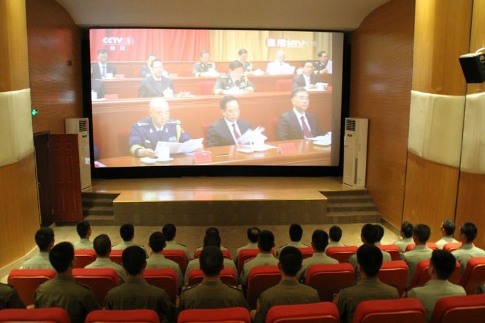 　　▲区消防支队组织官兵收听收看庆祝中国人民解放军建军90周年大会。

