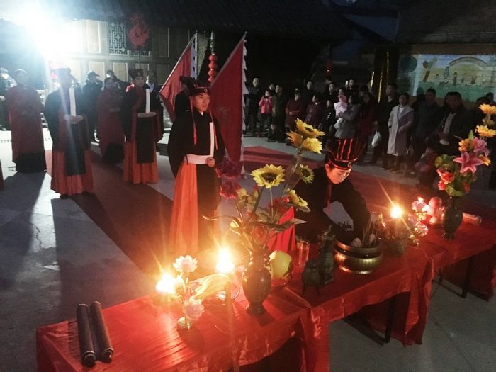 　　图①2月15日，双江镇关帝庙举行祈福典礼，为新年祈福。
