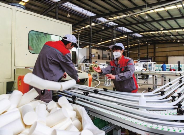 维尓美纸业生产线。
