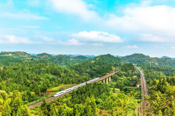 渝遂铁路潼南段。
