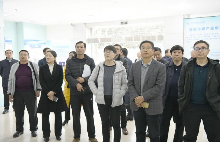 青海省来潼考察学习媒体融合发展经验。
