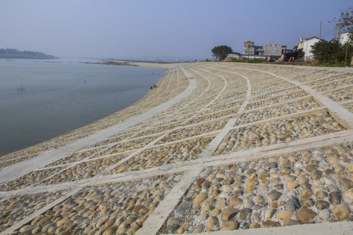 桂林蔬菜基地护岸一期工程建成投用。
