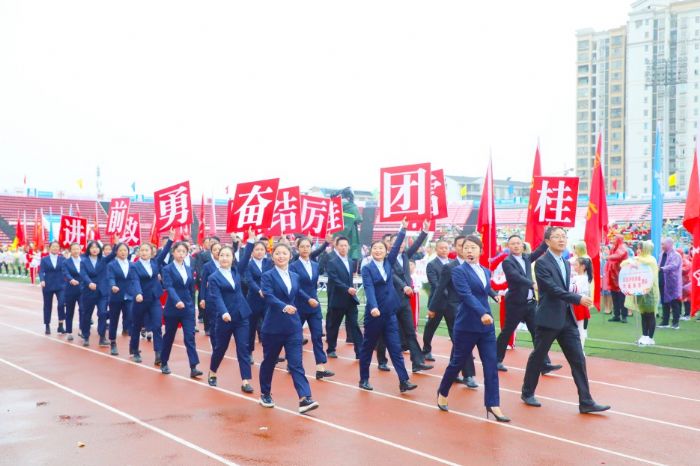 桂林街道代表队。
