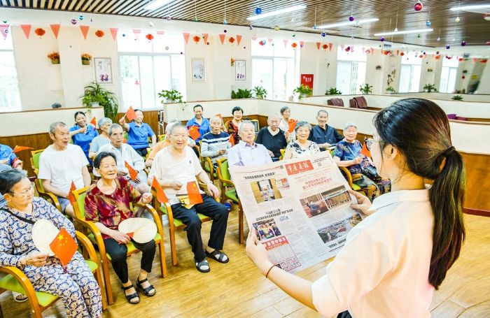 寿而康社区养老服务中心组织养老人员学习习近平总书记重要讲话精神。特约摄影卜寿林
