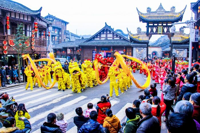 双江民俗文化节表演《龙腾狮舞闹双江》。通讯员黄伟摄
